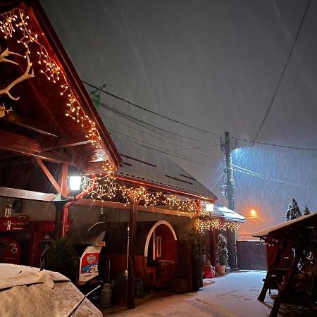 Engi Panzio Bed and Breakfast Ocna de Sus Buitenkant foto