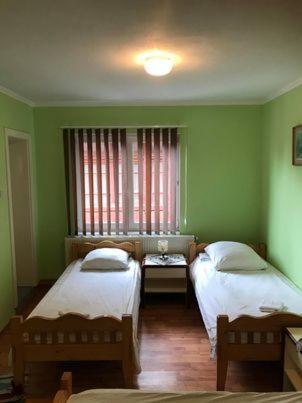 Engi Panzio Bed and Breakfast Ocna de Sus Buitenkant foto